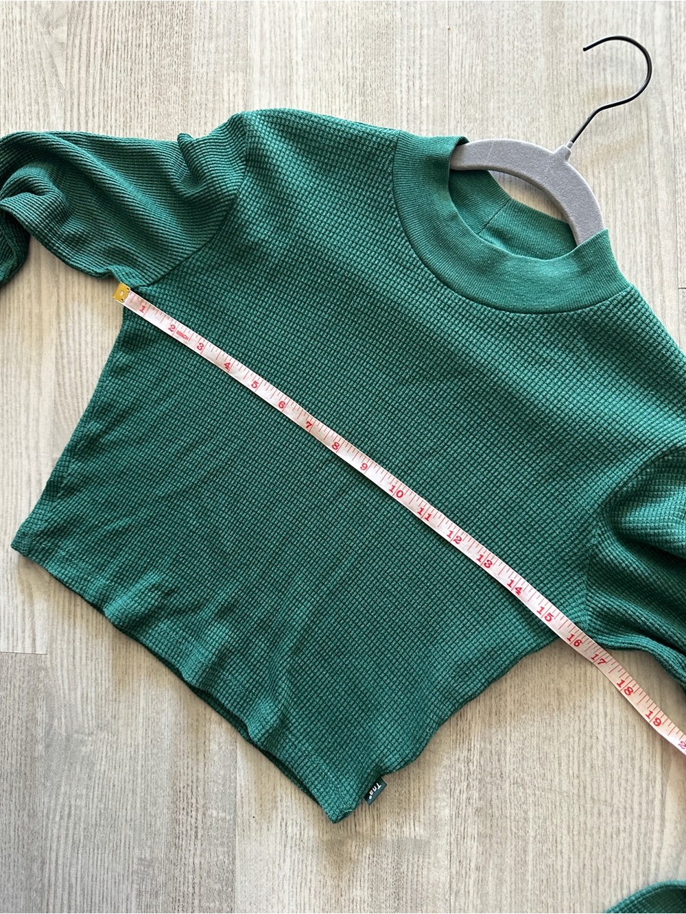 Aritzia TNA Green Thermal Cropped Long-Sleeve Mock Neck Top Medium - Picture 9 of 11